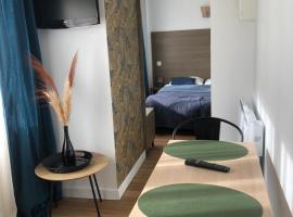 Cosyade Parking privé gratuit, serviced apartment in Bourbourg