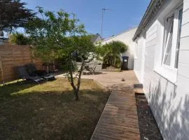 Petite maisonnette 9mn à pied gare, 5 mn plage !