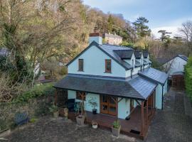 Llais Afon - 3 Bedroom Holiday Home - Fishguard，菲什加德的飯店