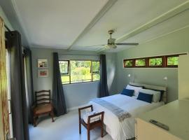 Beautiful garden cottage, cheap hotel in Stormsrivier