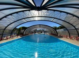 Camping Officiel Siblu Mer et Soleil, hotel v destinaci Les Sables Vignier