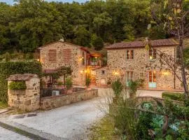 Villa Veranda, a Romantic Farmhouse with Pool