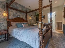 Luxury retreat in Lincolnshire with hot tub, cheap hotel in Cranwell