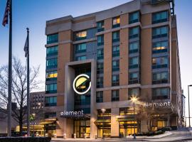 Element Omaha Midtown Crossing: Omaha şehrinde bir otel