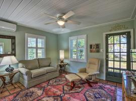 Palm Harbor Vacation Rental, Walk to Crystal Beach, hotel with parking in Palm Harbor