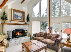 Pet-Friendly California Cabin with Beach Access, pet-friendly hotel in Chester