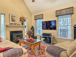 Serene Bloomington Home Deck and Forest Views, holiday home in Bloomington