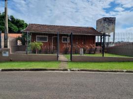 Casa - Águas de São Pedro: Águas de São Pedro'da bir havuzlu otel