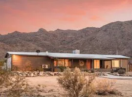 By Park Entrance, Hot Tub, Stars, Private ܍ WKNDR