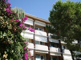 Hotel Palace, hotell i Varazze