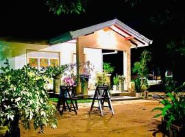 SANORA Hostel & Ayurveda Ashram, hotel v destinaci Inamaluwa