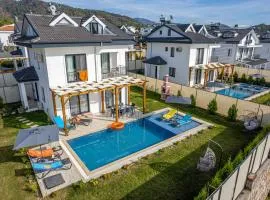 Villa Leona - 5 Bedroom Holiday Villa in Fethiye