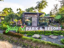 Judy Park Resort Buriram, viešbutis su vietomis automobiliams 
