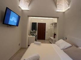 18 MQ, Hotel in Pulsano