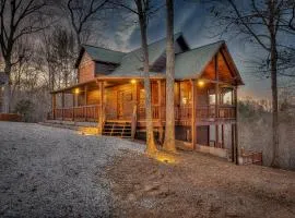 Cozy Blue Ridge Cabin in Heart of the Mountains