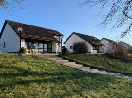 Ferienhäuser im Max-Klinger Weinberg, hotel in Naumburg