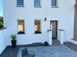 Hinter'm Mäuerchen