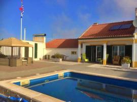 4 Persoons Woning met Zwembad. Rustig gelegen., hotel cu parcare din Figueira e Barros