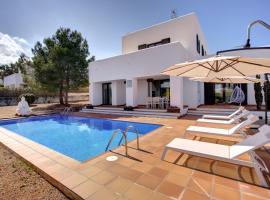 Can Agua IBIZA - Fantastic Villa with pool & BBQ, hotel en Sant Josep de sa Talaia