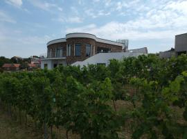 Johannesberg, hotel a Zaječí