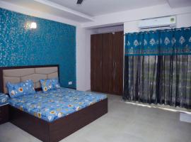 2 BHK Independent Flat at Ganpati Infinity Vrinadvan, hotel in Mathura