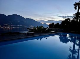 Wohnung mit Aussicht auf Lago Maggiore & Pool, hotel a Contra