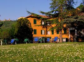 Park Hotel Salice Terme - OltrePò Pavese -, hotelli, jossa on pysäköintimahdollisuus kohteessa Salice Terme