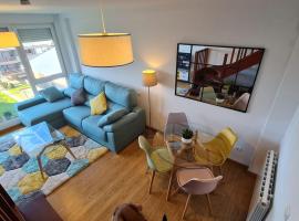 Nuevo apartamento de dos plantas, hotel barato en Renedo de Piélagos