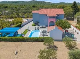 Lovely Home In Dubrava Kod Tisna With Outdoor Swimming Pool