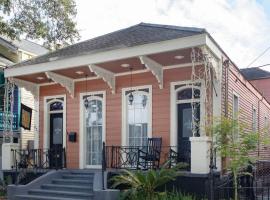 Beautifully Updated New Orleans House *sleeps 6*, hotel em Nova Orleães