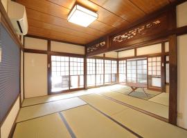 釣りスポットの松部漁港まで徒歩1分-ファミリー&釣り好きに大人気の宿