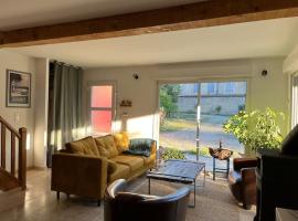 Maison 6 places, en plein cœur de l’Ariège, proche ski et nature, povoljni hotel u gradu Lesparrou