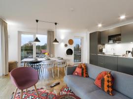 Beach Front Apartment, hotel en Lembruch