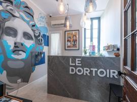 Le Dortoir Boutique Suites, hotel in Nice