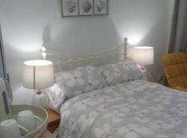 1 bedroom guest suite near city centre., lodging in Gloucester