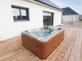 Sea house with Jaccuzy, mullivanniga hotell sihtkohas Bretteville-sur-Ay