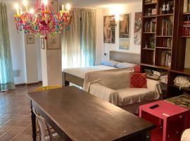 Casa Atelier, cheap hotel in Novara