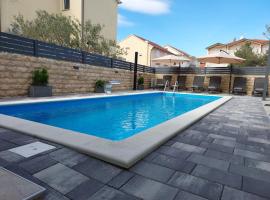 Apartmani Tropical, hotel in Vodice