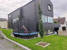 Modern and comfortable apartment in attractive neighborhood, būstas prie paplūdimio Stavangeryje