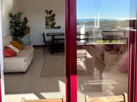 T3 beach front in São João da Caparica, hotel en Costa da Caparica