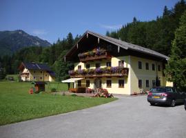 Pferdehof Almgut, hotel in Faistenau