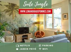 SUITE JUNGLE - JARDIN, NETFLIX et PARKING - Le Manoir aux Pommes、Orbec-en-Augeの駐車場付きホテル