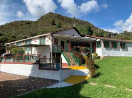 Hotel Cerro Fuerte, hotel in Sopó