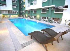 Gilmore Tower Suites By SMS Hospitality, hotell i Quezon City, Quezon City