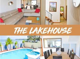 Lakeside Luxury, luxe hotel in Gorokan