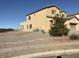 Beautiful house in nice Rio Rancho New Mexico neighborhood, hótel í Rio Rancho