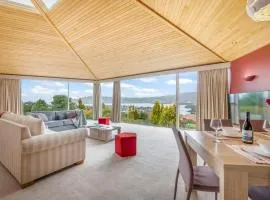BELLA VISTA Large Family Home Views Forever