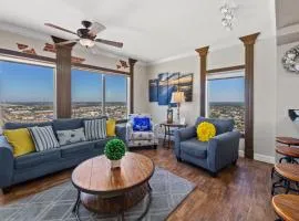 End Unit - Directly On The Gulf! Sleeps 6! Italian Luxury Furnishings!