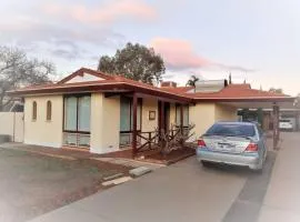 2BR house in West Lamington