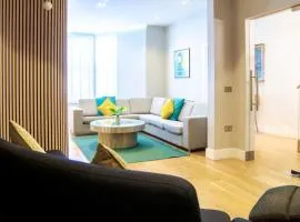 Edge14- spacious, stylish and near the beach!
